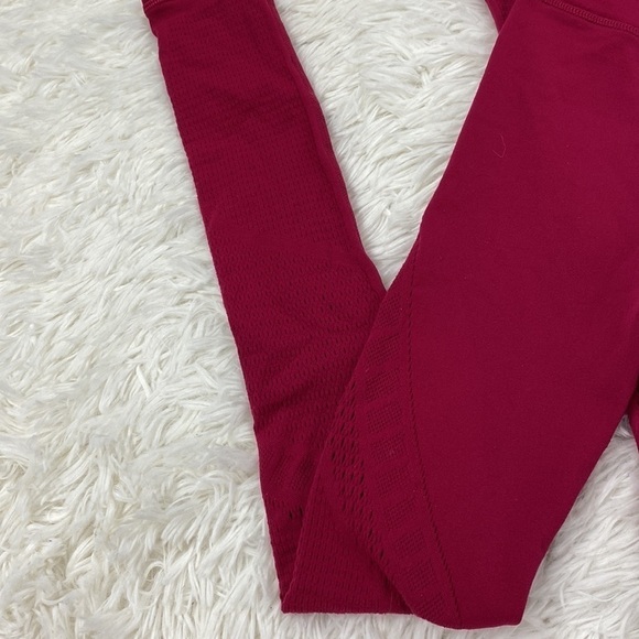 Lululemon Reveal Tight Interconnect *25.5" Ruby Red - Picture 2 of 8